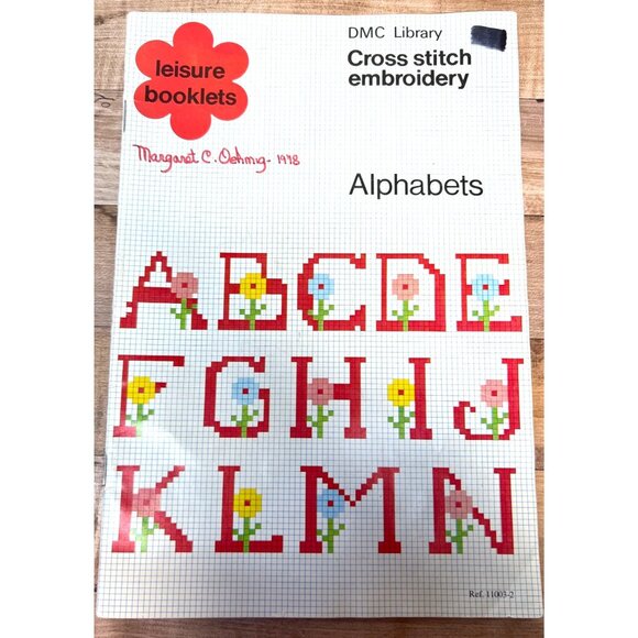 DMC Library Cross Stitch Embroidery Leisure Book Alphabets  Margaret C. Solmon - Picture 1 of 4
